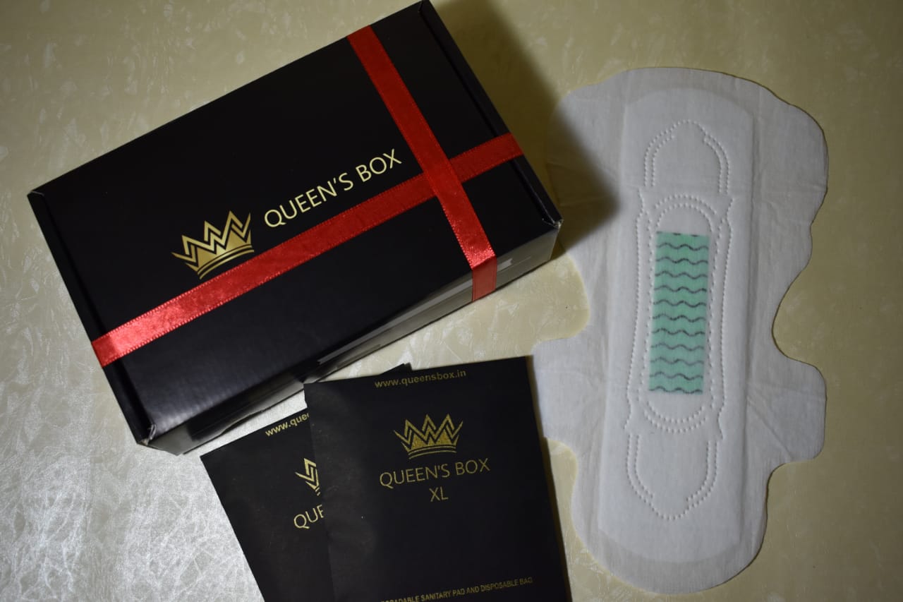 Queen's Box Combo Pack Of 30 Pads + 10 Panty Liners(Free)